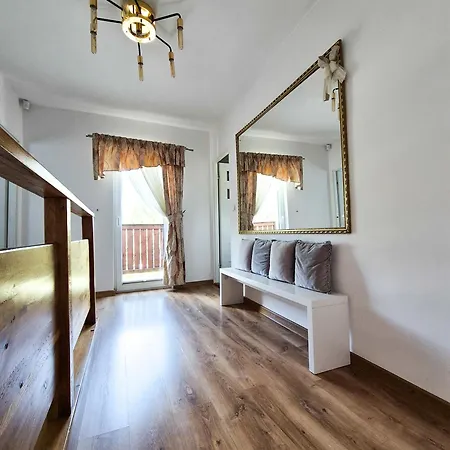 Alcatraz Z Jacuzzi מלון דירות 4*