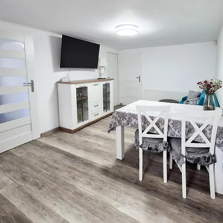 מלון דירות Alcatraz Z Jacuzzi קרפאז'